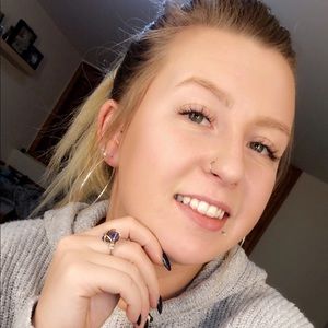 Meet your Posher, Rebecca